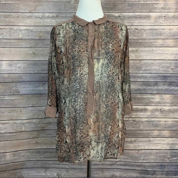 Aritzia Tops - Aritzia Wilfred Giulia Snakeskin Print Blouse